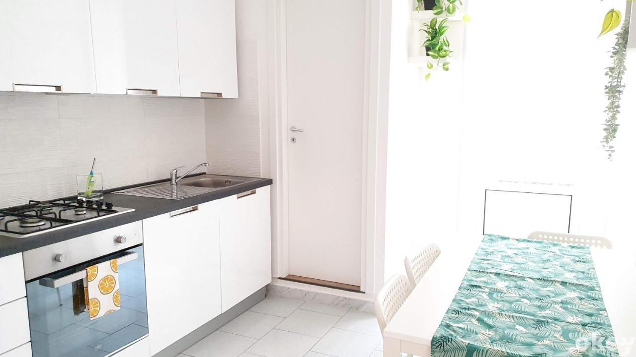 Twin Room Apulia Apartment - Bari Centro Exterior photo